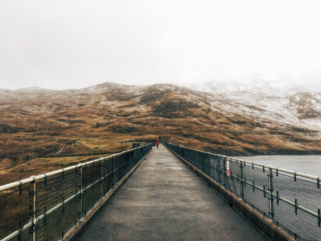 a straight bridge road